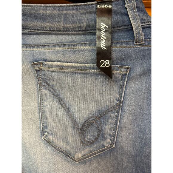 Women's Bebe boot cut Jeans NEW w/tags Light Wash SIZE 28 - Picture 5 of 8